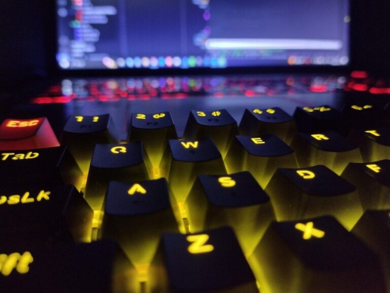 Solución a vboxuser is not in the sudoers file.  This incident will be reported